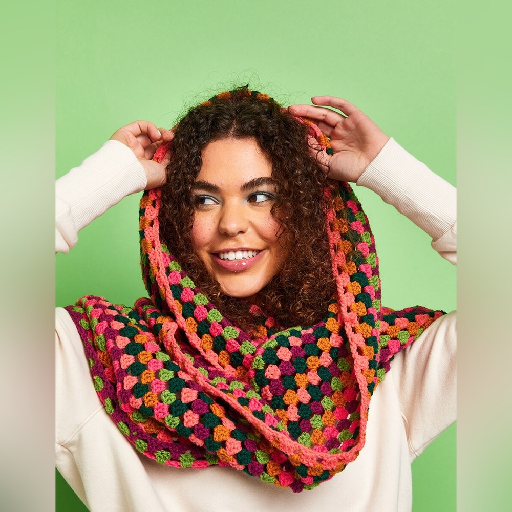 Sirdar Kith & Kin Oversize Cowl Crochet Kit - Picture 3 of 9